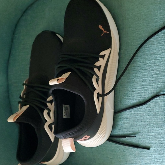 Puma Soft Foam Sneakers - Picture 5 of 9